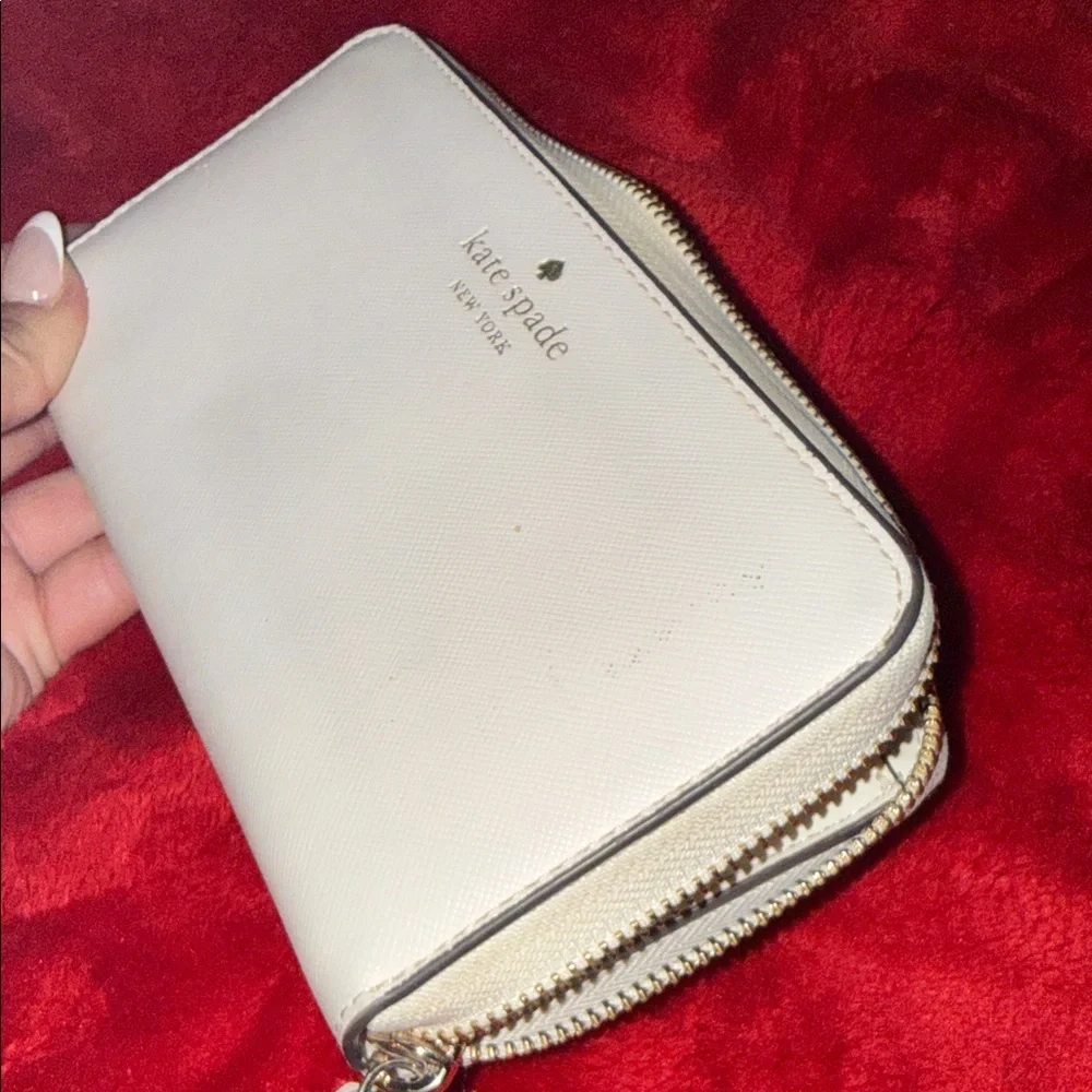 Kate Spade Cream Zip-Around Wallet- SEE PHOTOS PLEASE - Picture 4 of 11